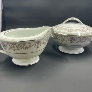 NORITAKE China Edgewood 5807 Creamer And Sugar Dish With Lid Vintage